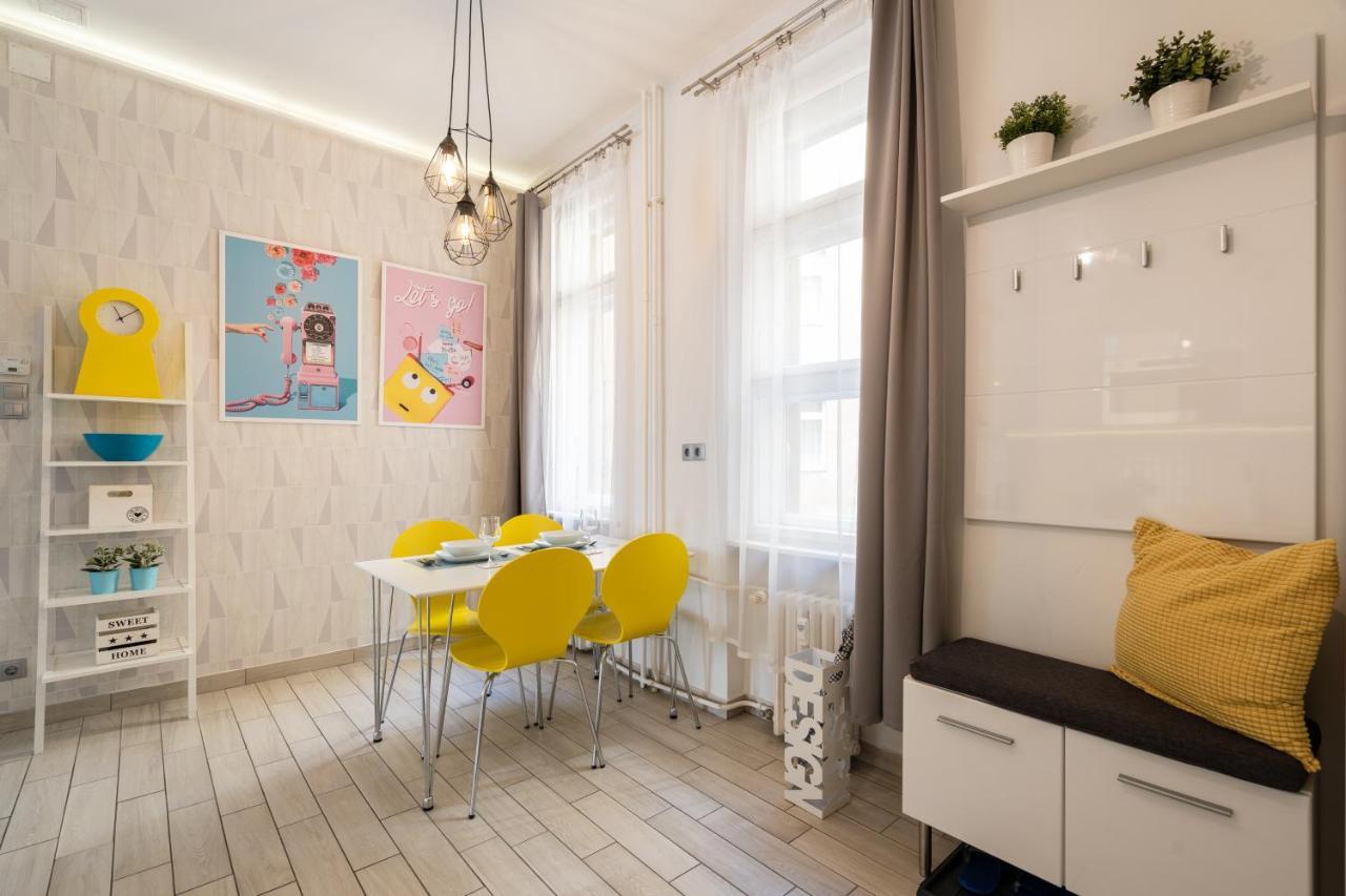Bpr Chic Gem In The Heart Of The City Budapest Eksteriør bilde