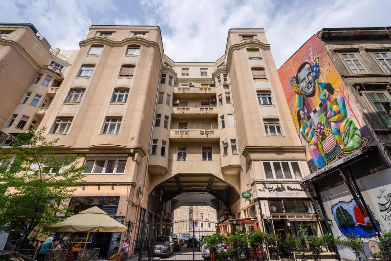 Bpr Chic Gem In The Heart Of The City Budapest Eksteriør bilde